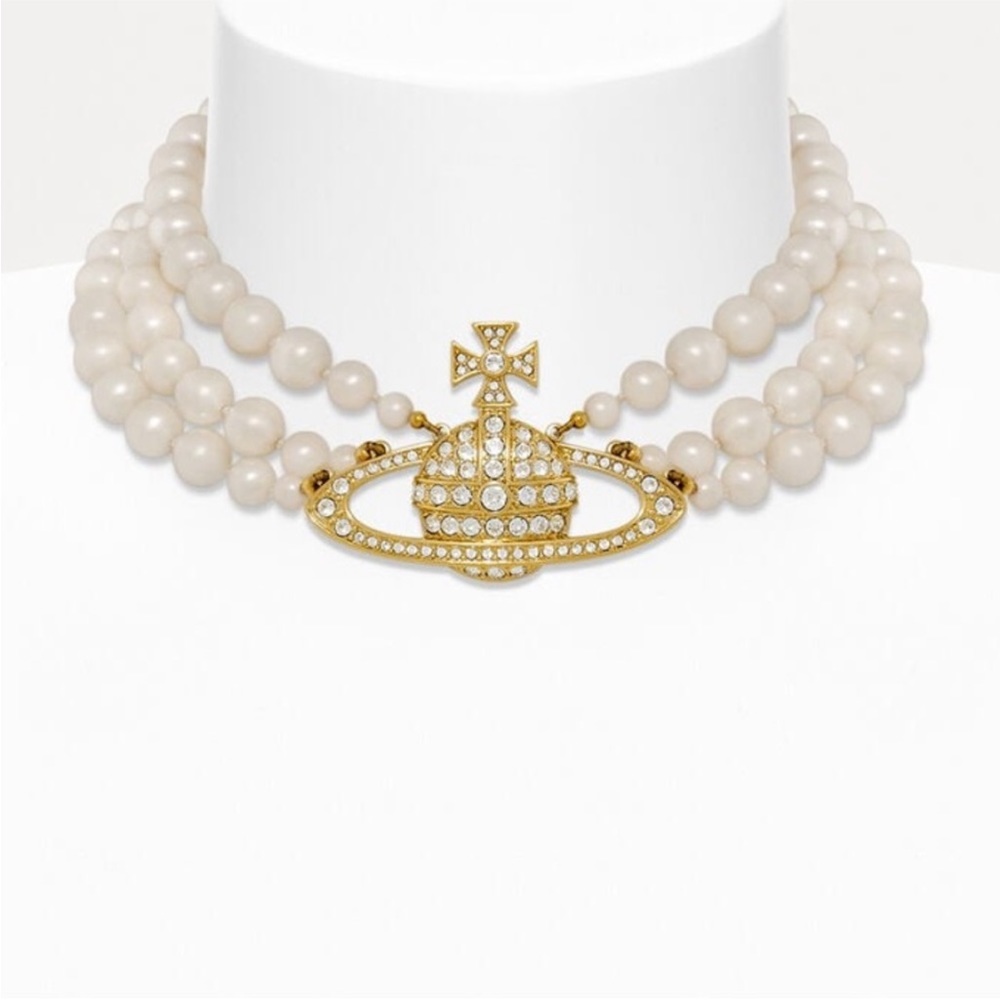 Authentic-Vivienne Westwood THREE ROW
PEARL BAS RELIEF CHOKER Gold tone